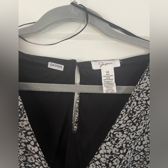 Flowy dress with sleeves - Picture 3 of 3